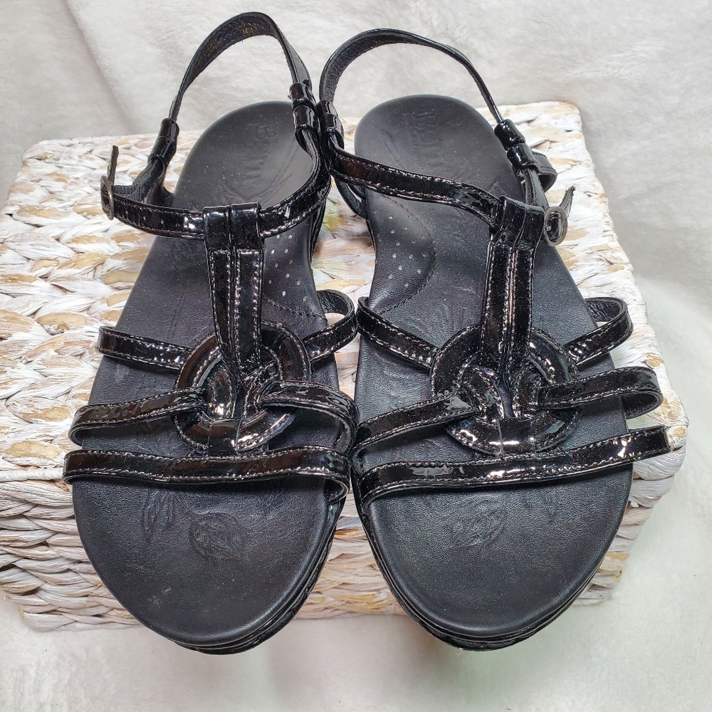 BOC Born Black Strappy Buckle Sandals‎ Flats Size 9 M Boho Earthy Cottagecore